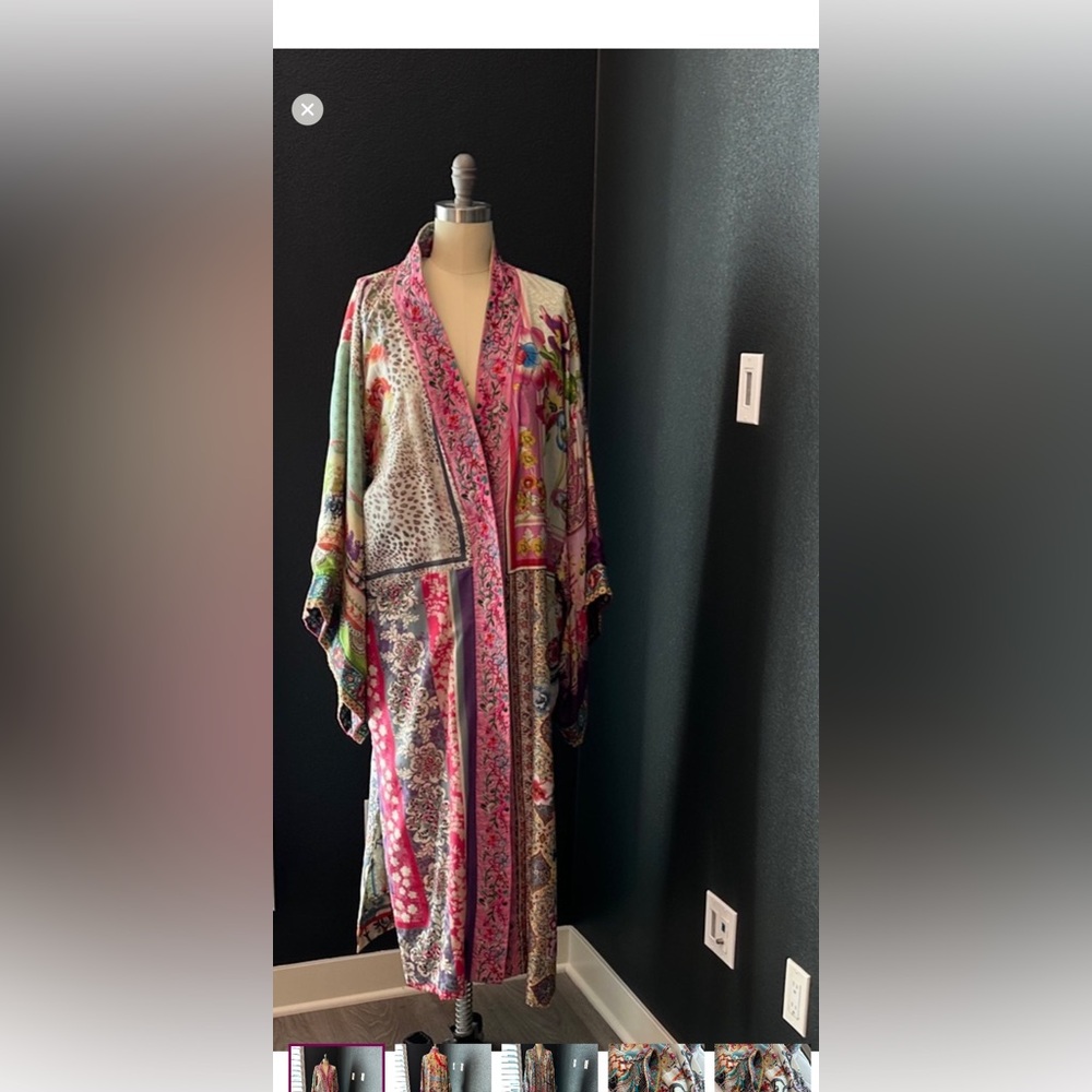 Johnny Was Multicolor Floral Kimono reversible has pockets snap closure like new - Picture 9 of 9